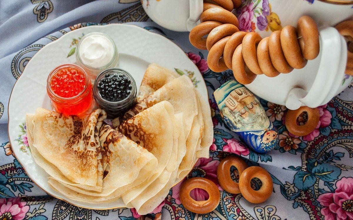 Масленица 2026: как отметить праздник с блинами и весельем