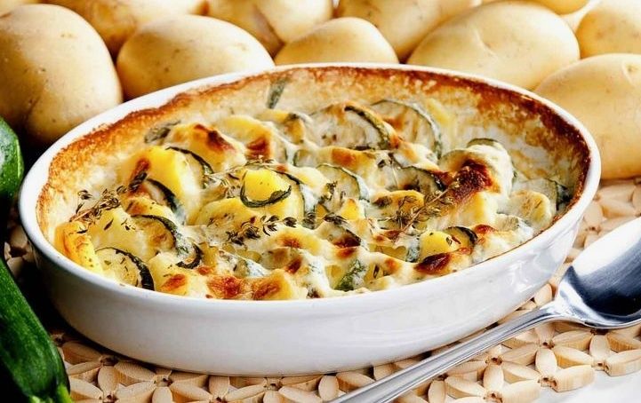 Нежный летний гарнир: картофель с цуккини и грибами