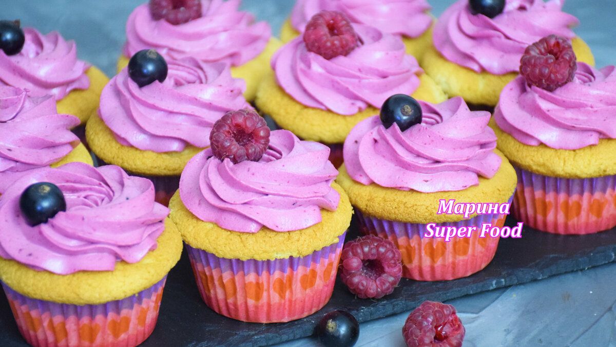 Невероятные кексы с черной смородиной: идеальное угощение к чаю