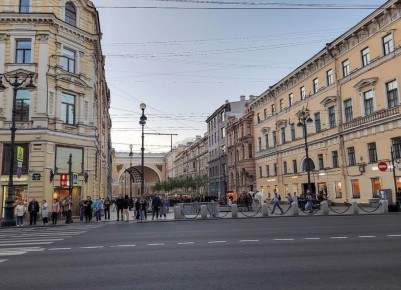 Жизнь в коммуналках Петербурга: как за 4 миллиона рублей разнообразие соседей становится частью истории