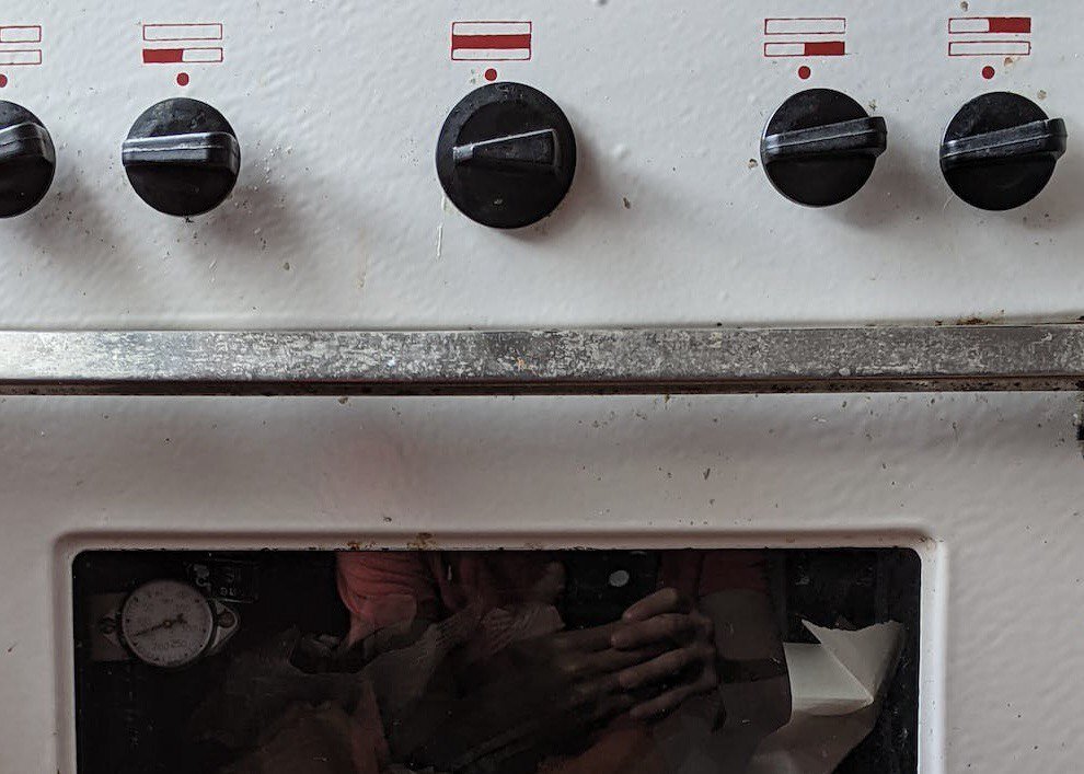 Органическая чистота на кухне: как эффективно очистить духовку без химии