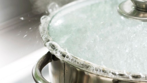 Эффективные приемы, чтобы избежать выкипания жидкости из кастрюли