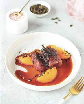 Изысканная пряная говядина с тыквенным кремом