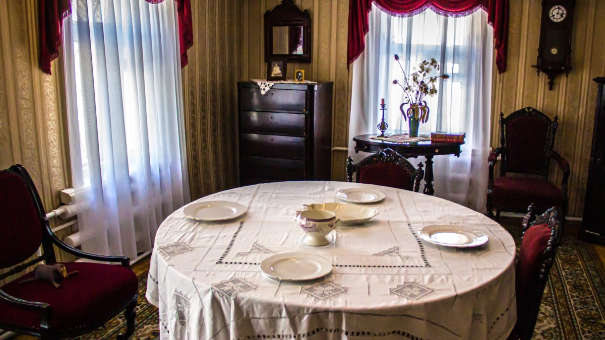 Новый год без тяжести: рулет из кабачков с чесночным сыром