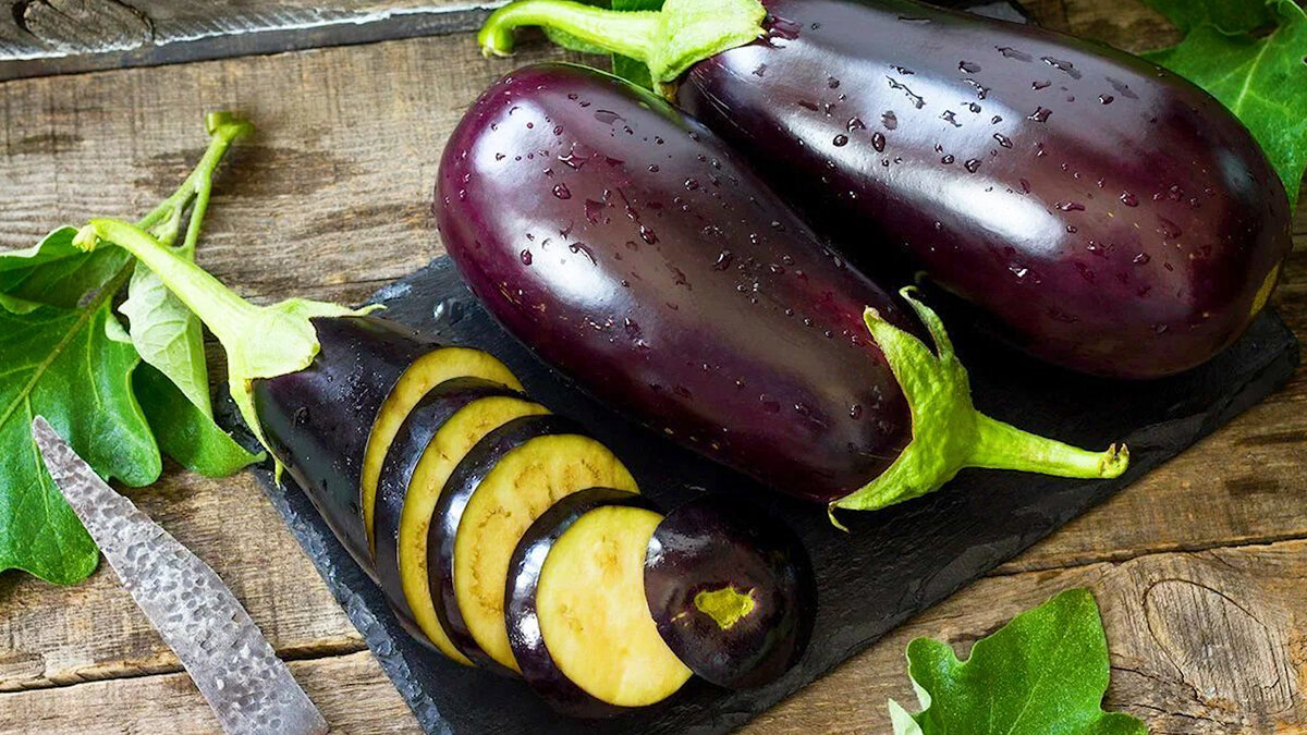 Ужин без хлопот: Просто и вкусно мясо с баклажанами в духовке