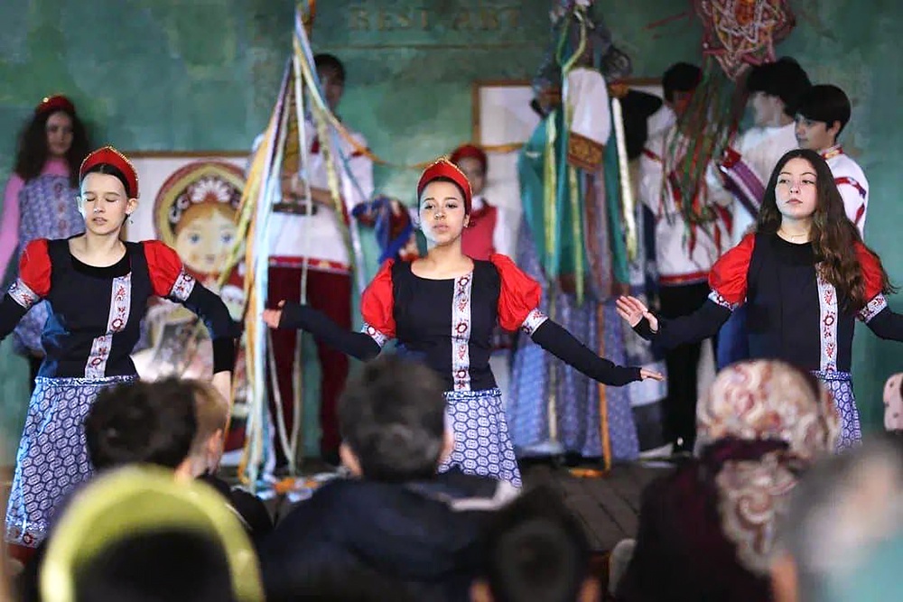 Масленица в Тунисе: блины, балет и редкая гречка