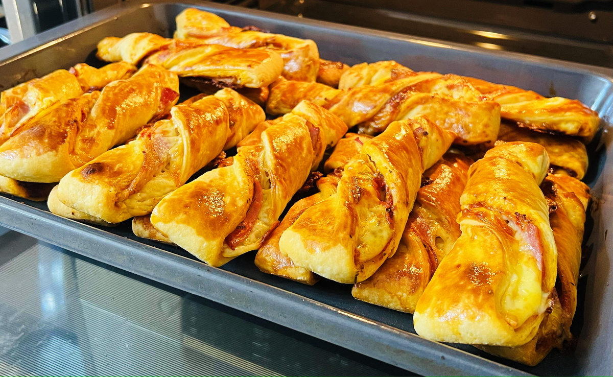 Пицца на кефире: лакомство, которое объединяет