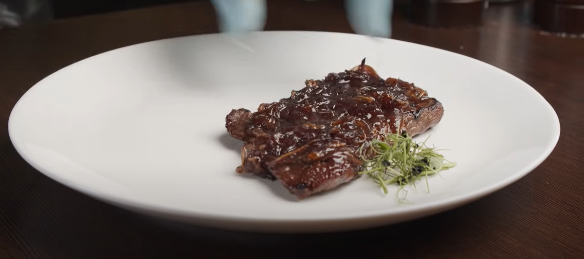 Ужин на двоих: Говядина по-французски с луковым мармеладом