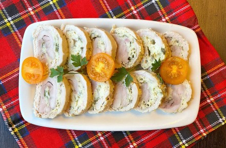 Куриный рулет, который украсит ваш праздничный стол