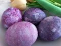 Яркие яйца к Пасхе: как покрасить их ягодами