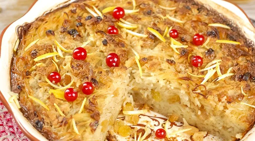 Уютный лапшевник с яблоками и корицей