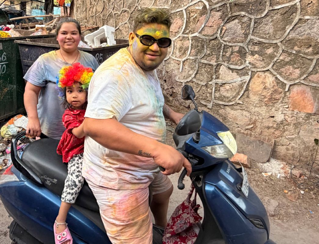 Холи: Всплеск Красок и Праздничный Восторг в Индии