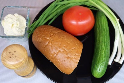 Идеальные бутерброды с сливочным сыром и помидорами для любого застолья