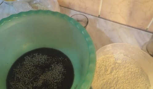 Как приготовить черные булочки для бургеров: легкий рецепт