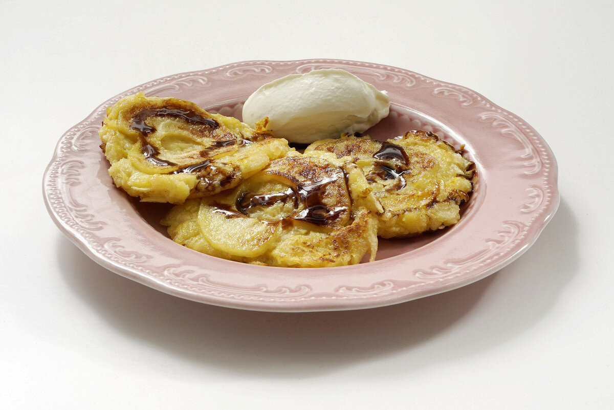 Нежные кабачковые оладьи с яблочным акцентом – просто и вкусно