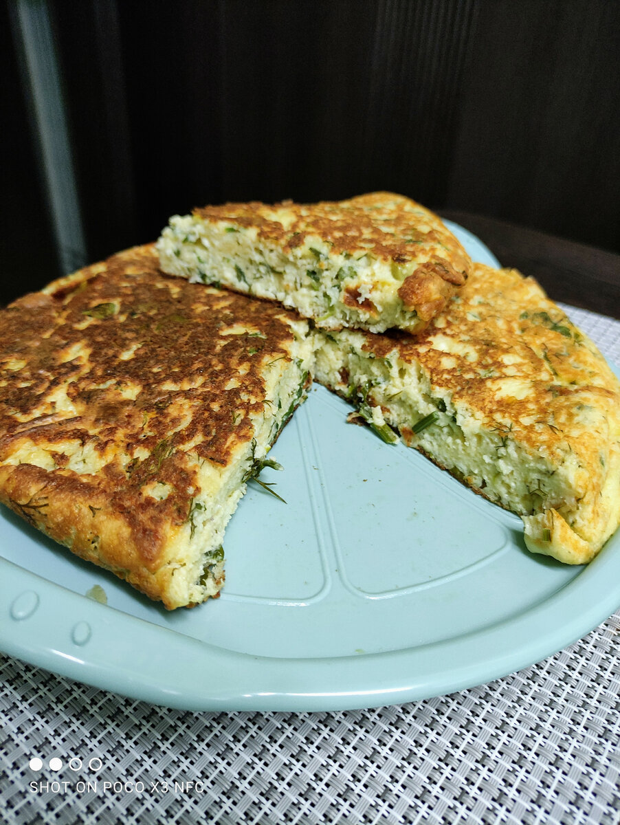 Невероятно вкусная кето лепешка с сыром и творогом для идеального завтрака