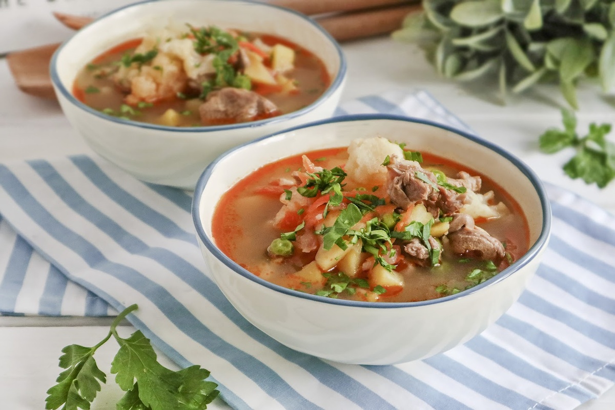 Согревающий суп с индейкой и цветной капустой: рецепт с изюминкой