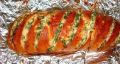Как приготовить вкусный запеченный батон с чесноком и сыром