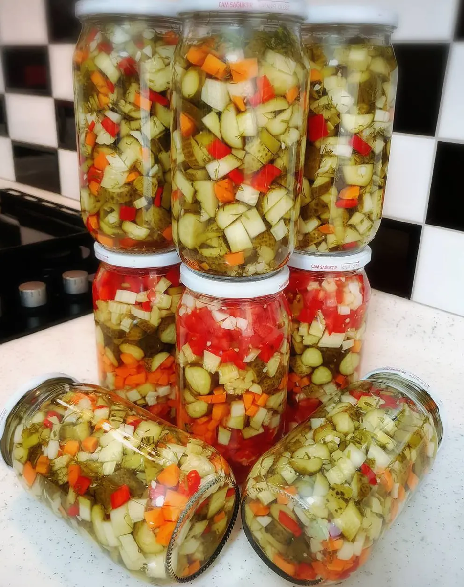 Как быстро заготовить овощи для любимых салатов