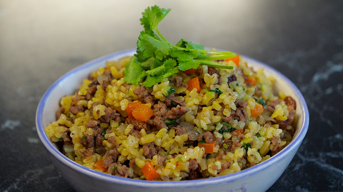 Вкусный и быстрый ужин: жареный фарш с булгуром