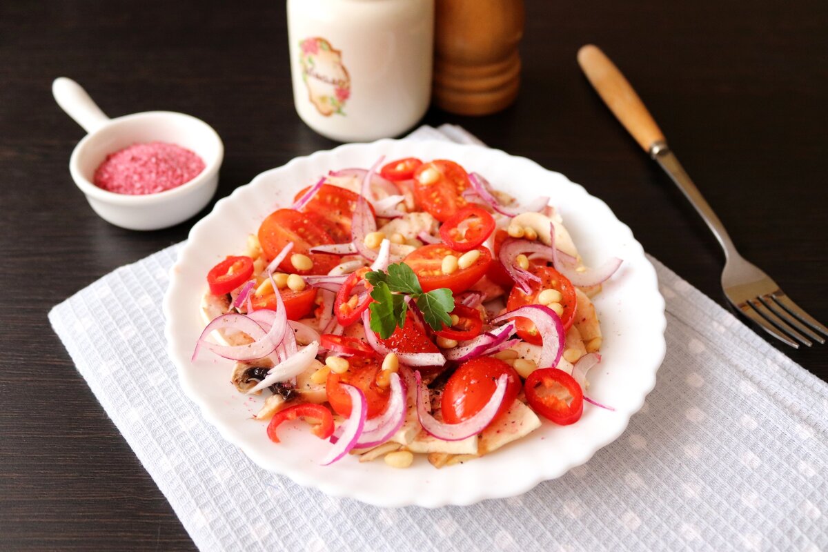 Новый взгляд на привычные продукты: салат с шампиньонами