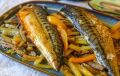 Как запечь скумбрию с овощами в фольге: просто и вкусно