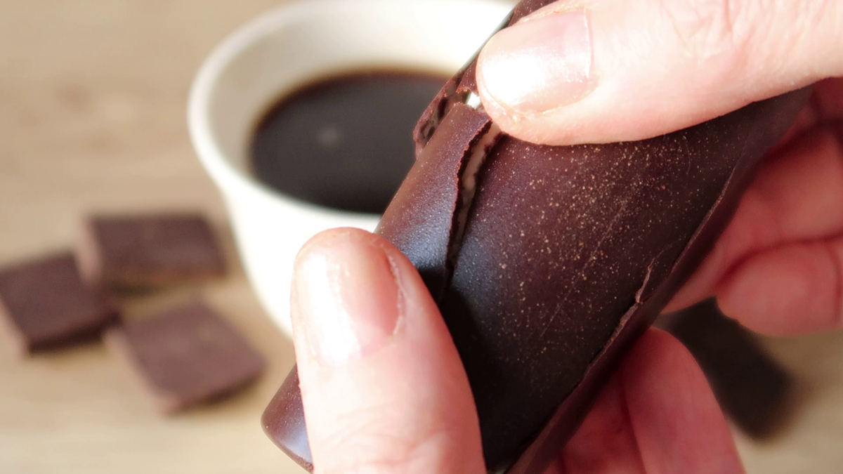 Приготовьте нежные творожные сырки с шоколадной глазурью: простой и вкусный рецепт