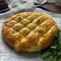 Кулинарное волшебство: лепёшка с сыром и зеленью, которую стоит попробовать