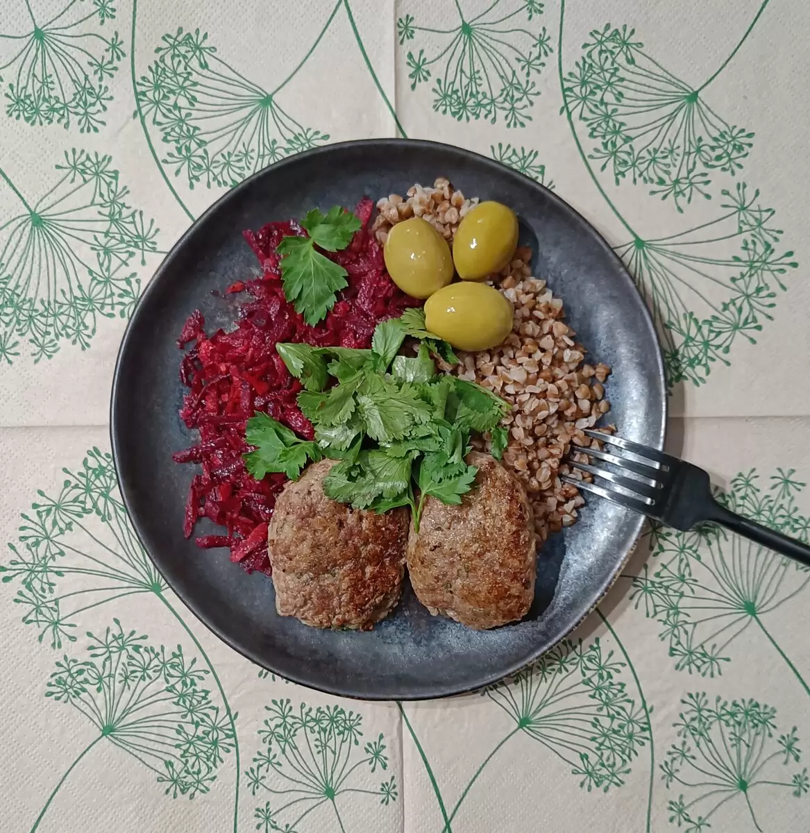 Говяжьи котлеты с цветной капустой: вкусное времяпрепровождение на кухне