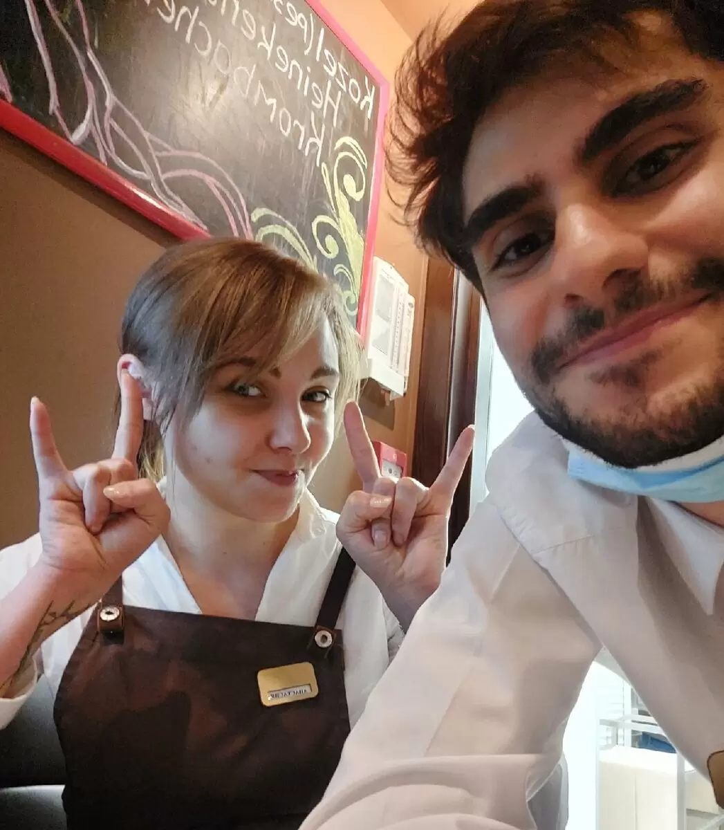 Официанты и недоеденные блюда: что происходит с остатками еды в ресторанах