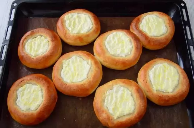 Нежные ватрушки с творогом: простая радость домашней выпечки