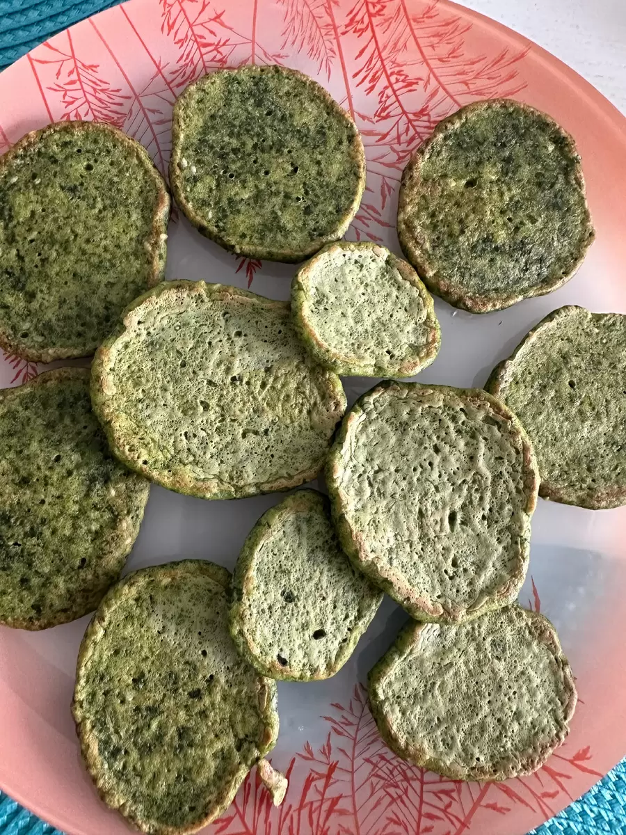 Оладьи из шпината: вкусно и полезно без молочных продуктов