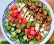 Легкий овощной салат с курицей: идеальное решение для летнего обеда