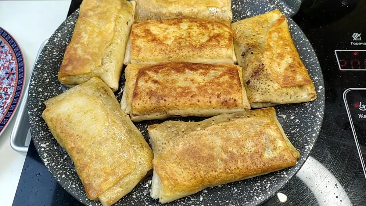 Тонкие блины с куриной печенью и грибами: новое гастрономическое вдохновение